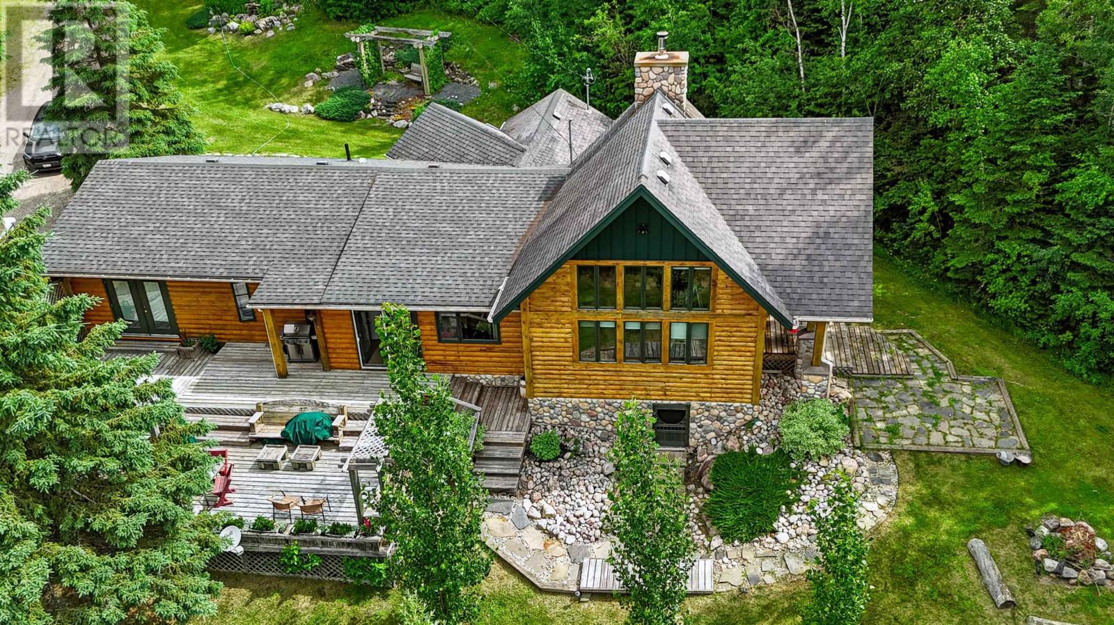 123 Canfield Rd, Kenora, ON - Outdoor