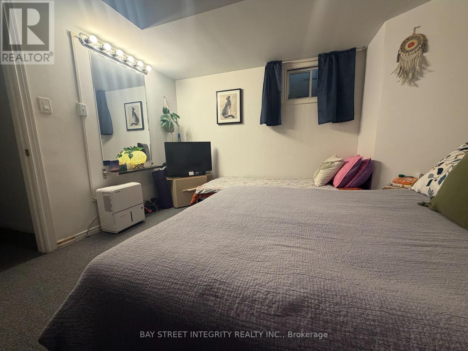 5110 Nishga Court, Mississauga, ON - Indoor Photo Showing Bedroom