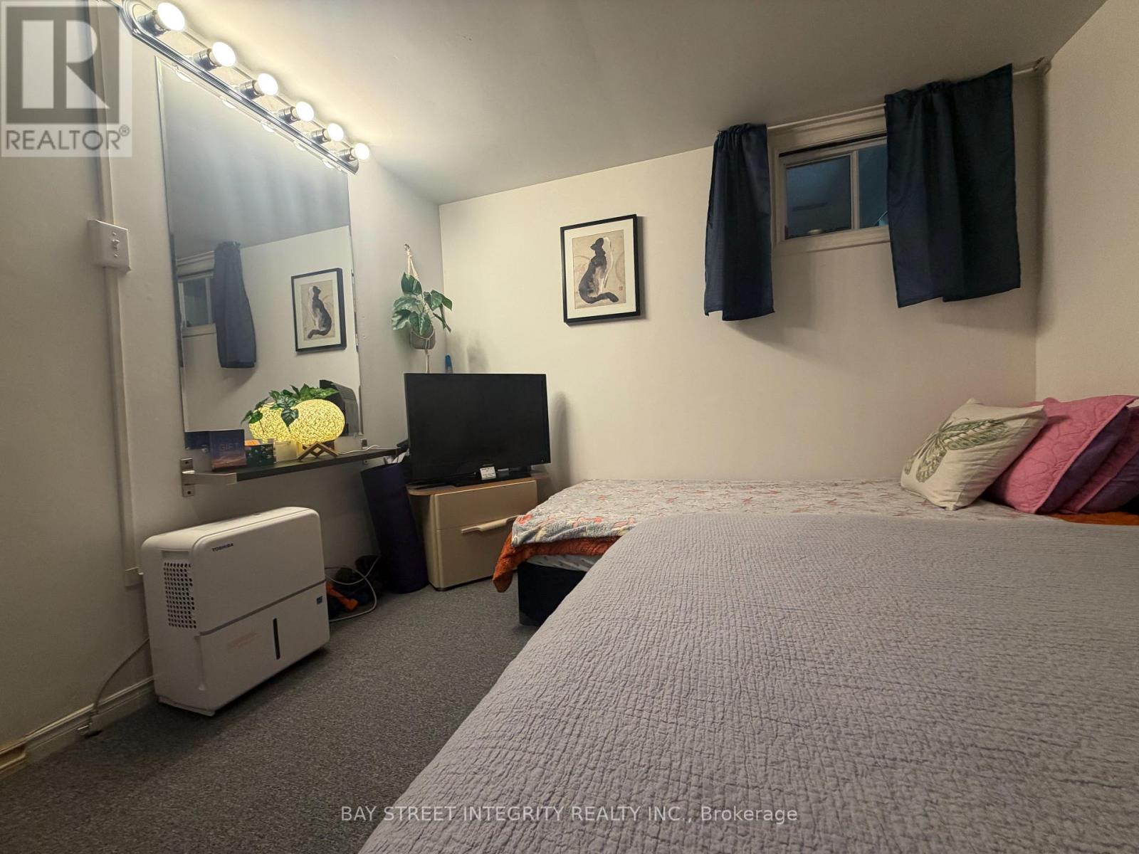 5110 Nishga Court, Mississauga, ON - Indoor Photo Showing Bedroom