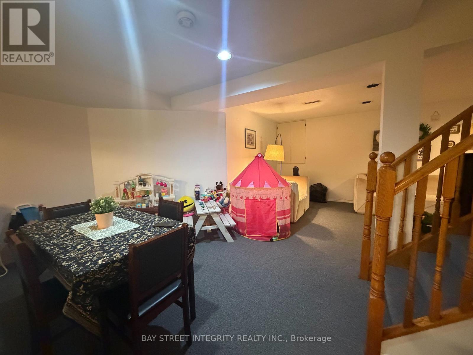 5110 Nishga Court, Mississauga, ON - Indoor Photo Showing Other Room