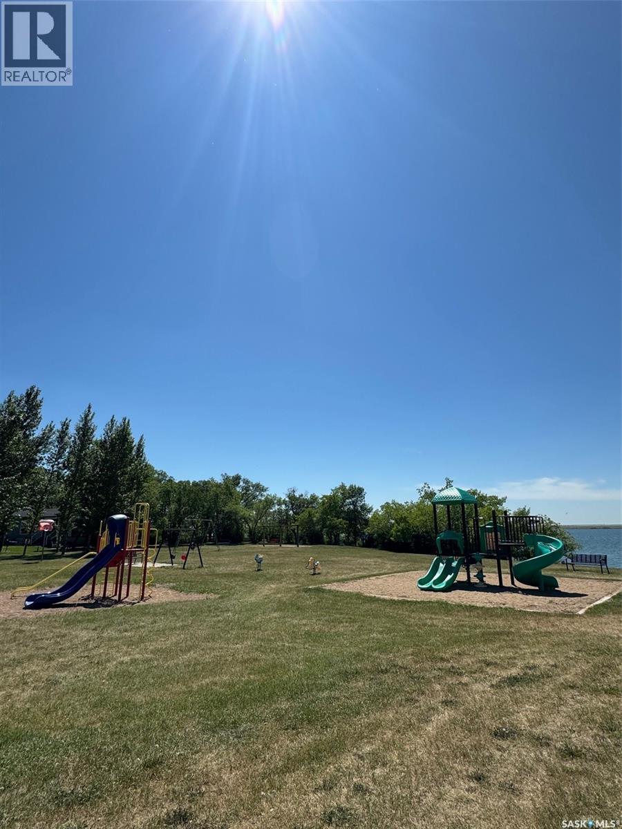5-Y Marine Drive, Island View, SK