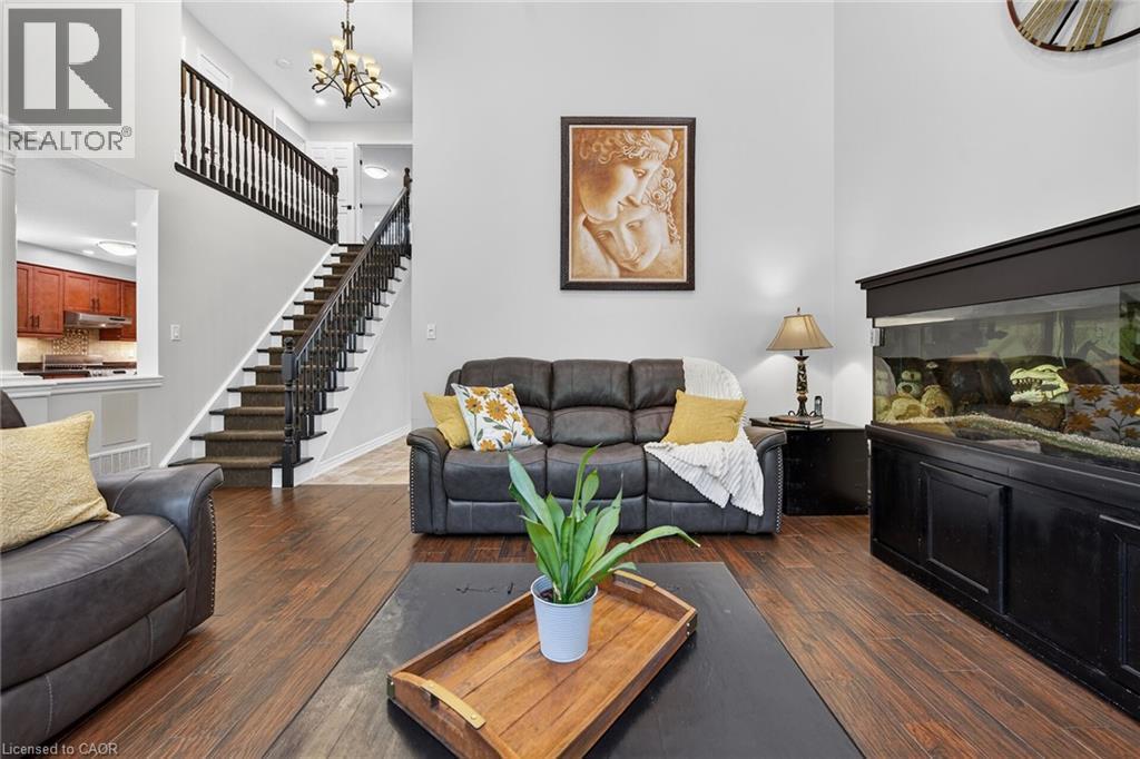 160 Wills Crescent, Binbrook, ON - Indoor Photo Showing Living Room