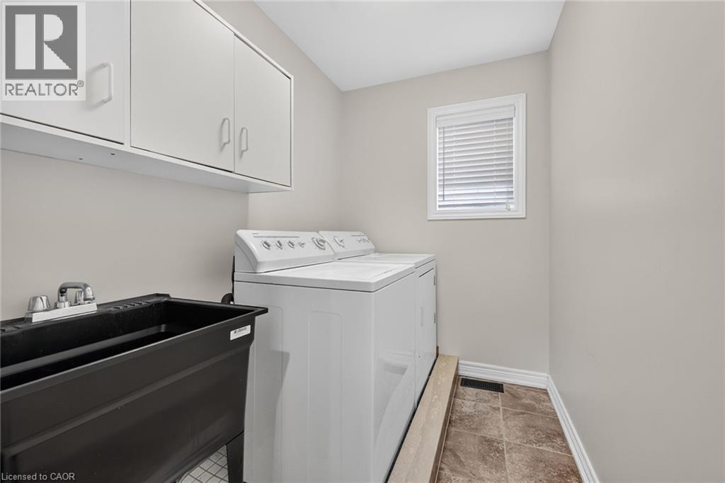 160 Wills Crescent, Binbrook, ON - Indoor Photo Showing Laundry Room