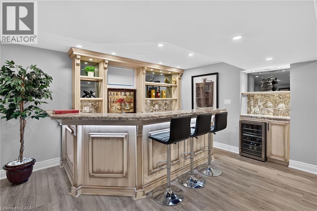 160 Wills Crescent, Binbrook, ON - Indoor Photo Showing Kitchen