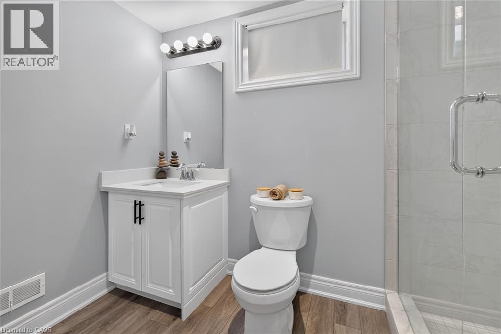 160 Wills Crescent, Binbrook, ON - Indoor Photo Showing Bathroom