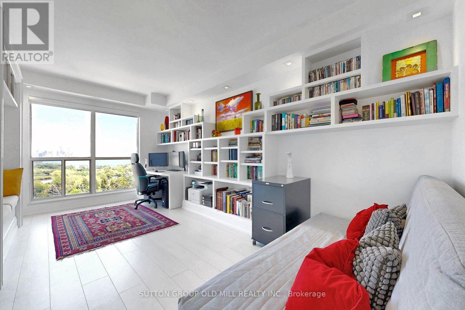 1307 - 2267 Lake Shore Boulevard W, Toronto, ON - Indoor Photo Showing Other Room