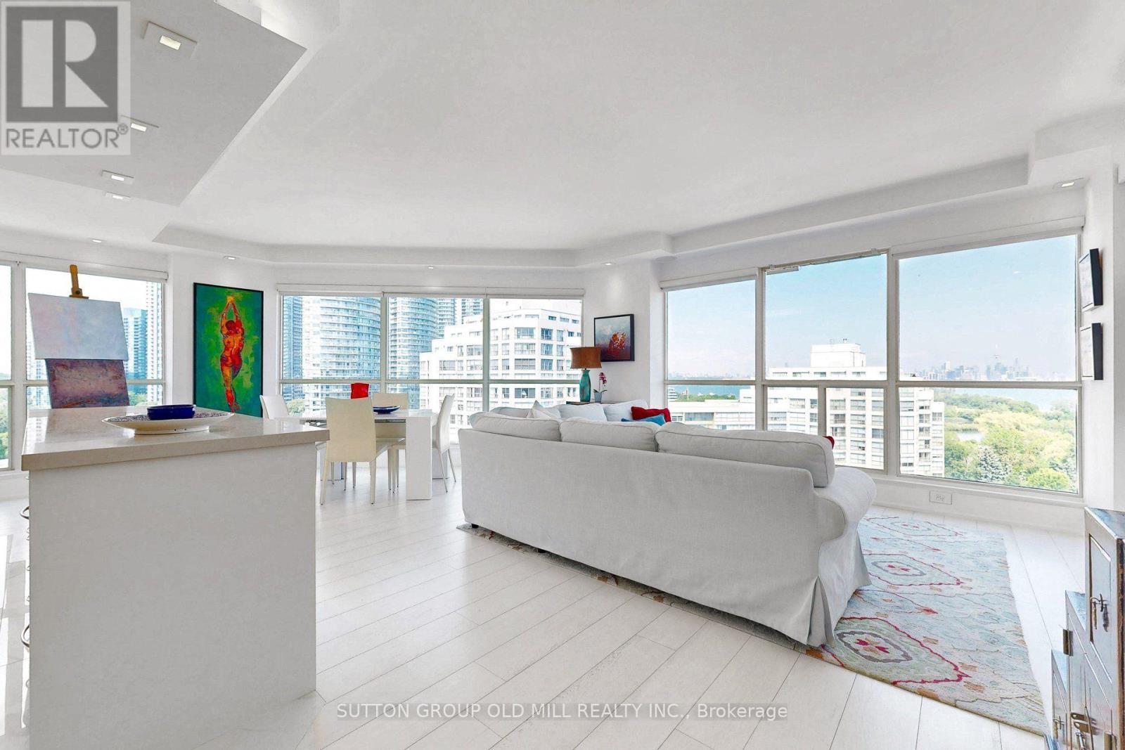 1307 - 2267 Lake Shore Boulevard W, Toronto, ON - Indoor Photo Showing Living Room