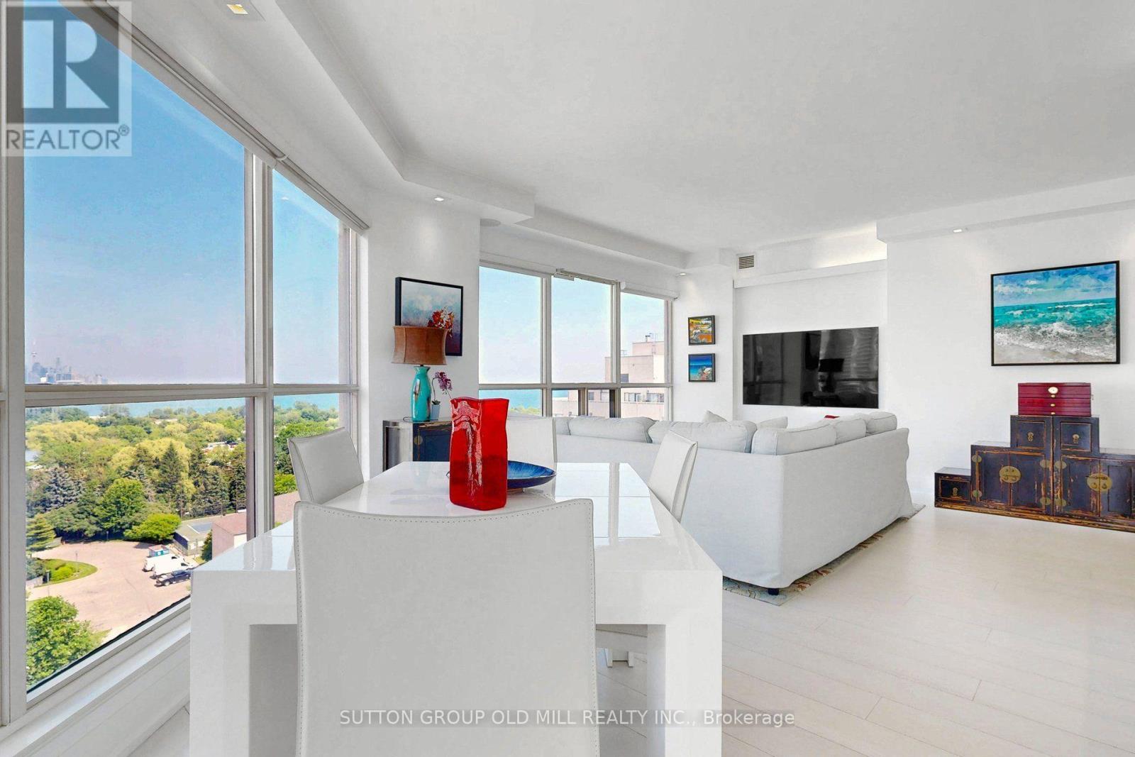 1307 - 2267 Lake Shore Boulevard W, Toronto, ON - Indoor