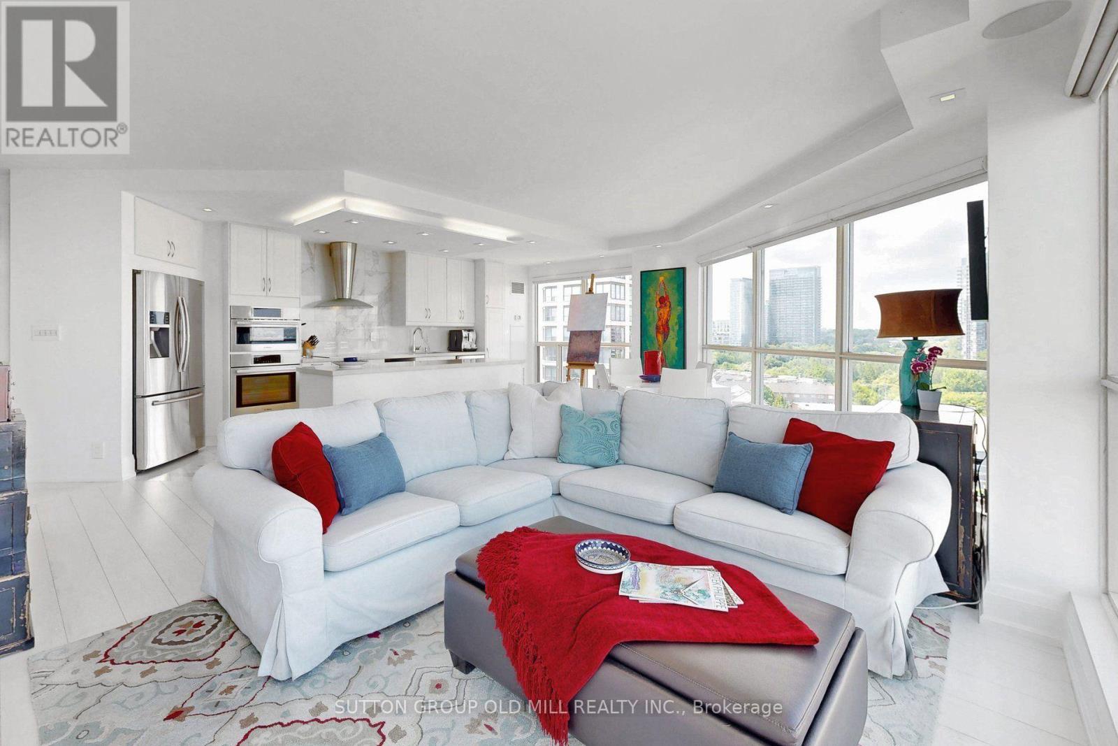 1307 - 2267 Lake Shore Boulevard W, Toronto, ON - Indoor Photo Showing Living Room