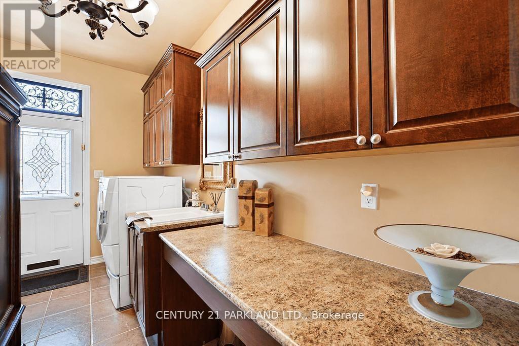 2020 Solar Place, Oshawa, ON - Indoor