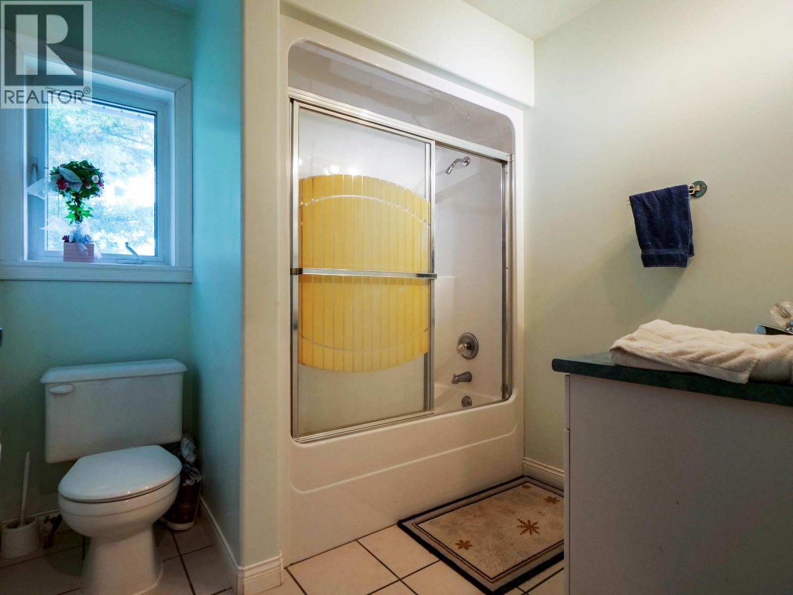5175 Baker-Kersley Road, Quesnel, BC - Indoor Photo Showing Bathroom