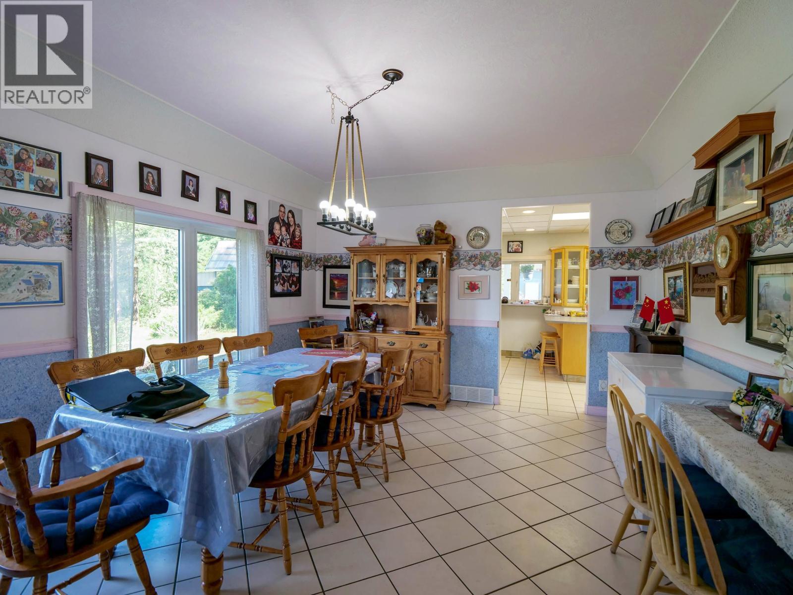 5175 Baker-Kersley Road, Quesnel, BC - Indoor Photo Showing Dining Room