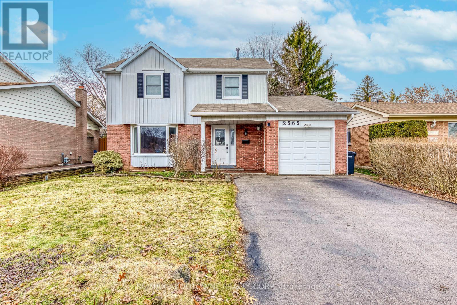 2565 Windjammer Road, Mississauga, ON - Outdoor With Facade