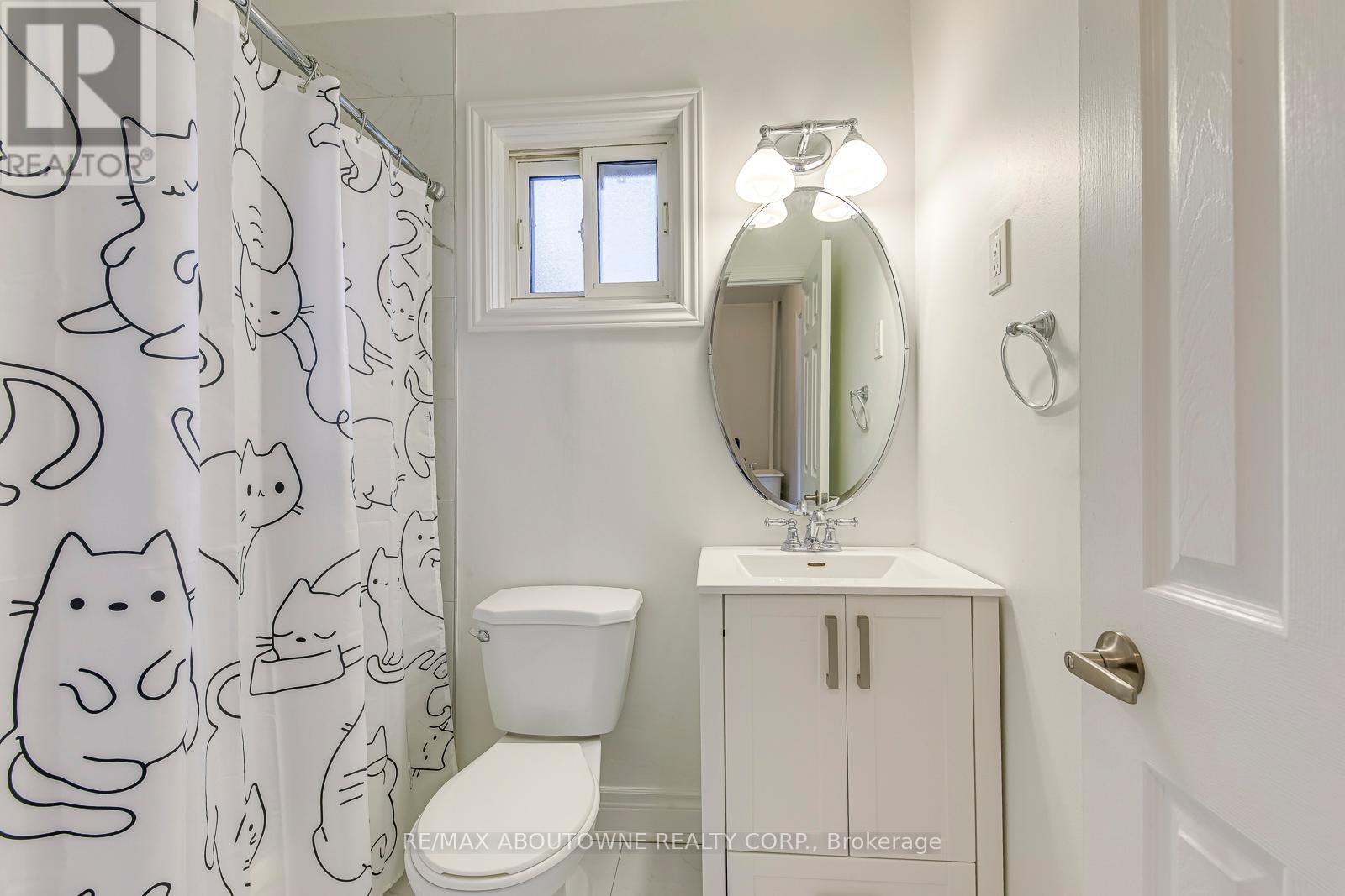 2565 Windjammer Road, Mississauga, ON - Indoor Photo Showing Bathroom