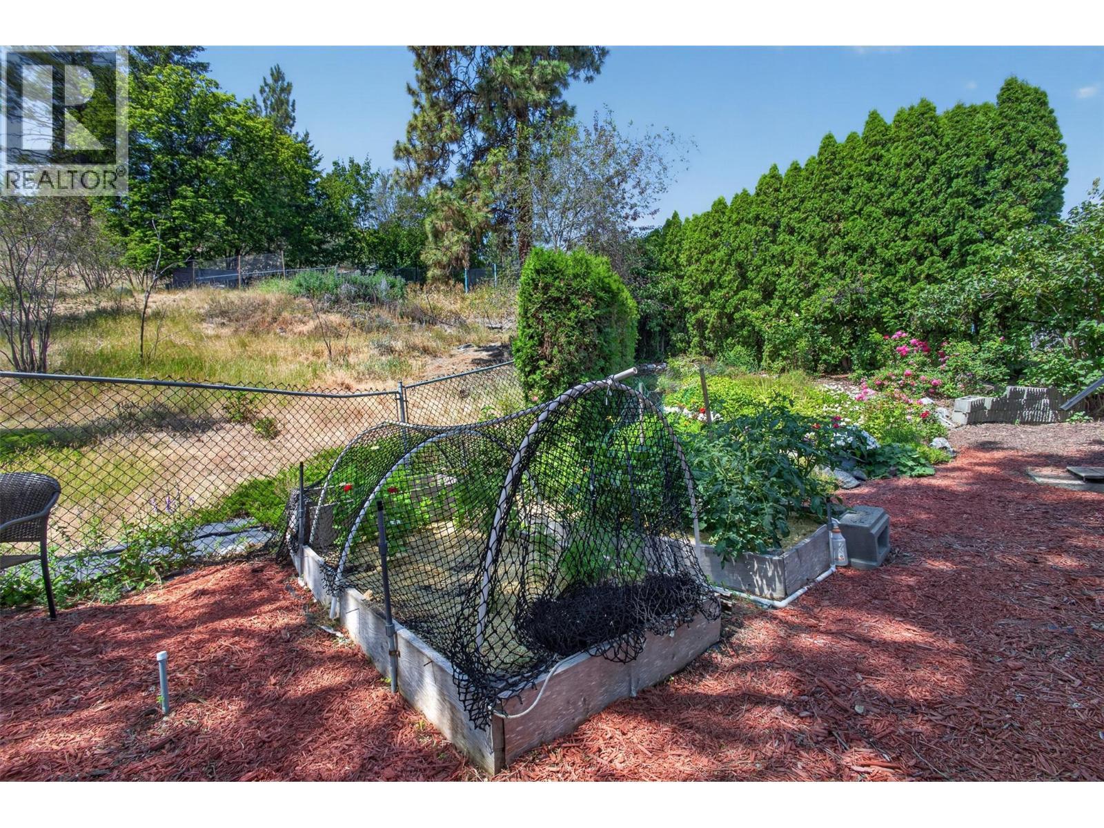Tons of space for garden beds - 602 Glenmeadows Road, Kelowna, BC - Outdoor
