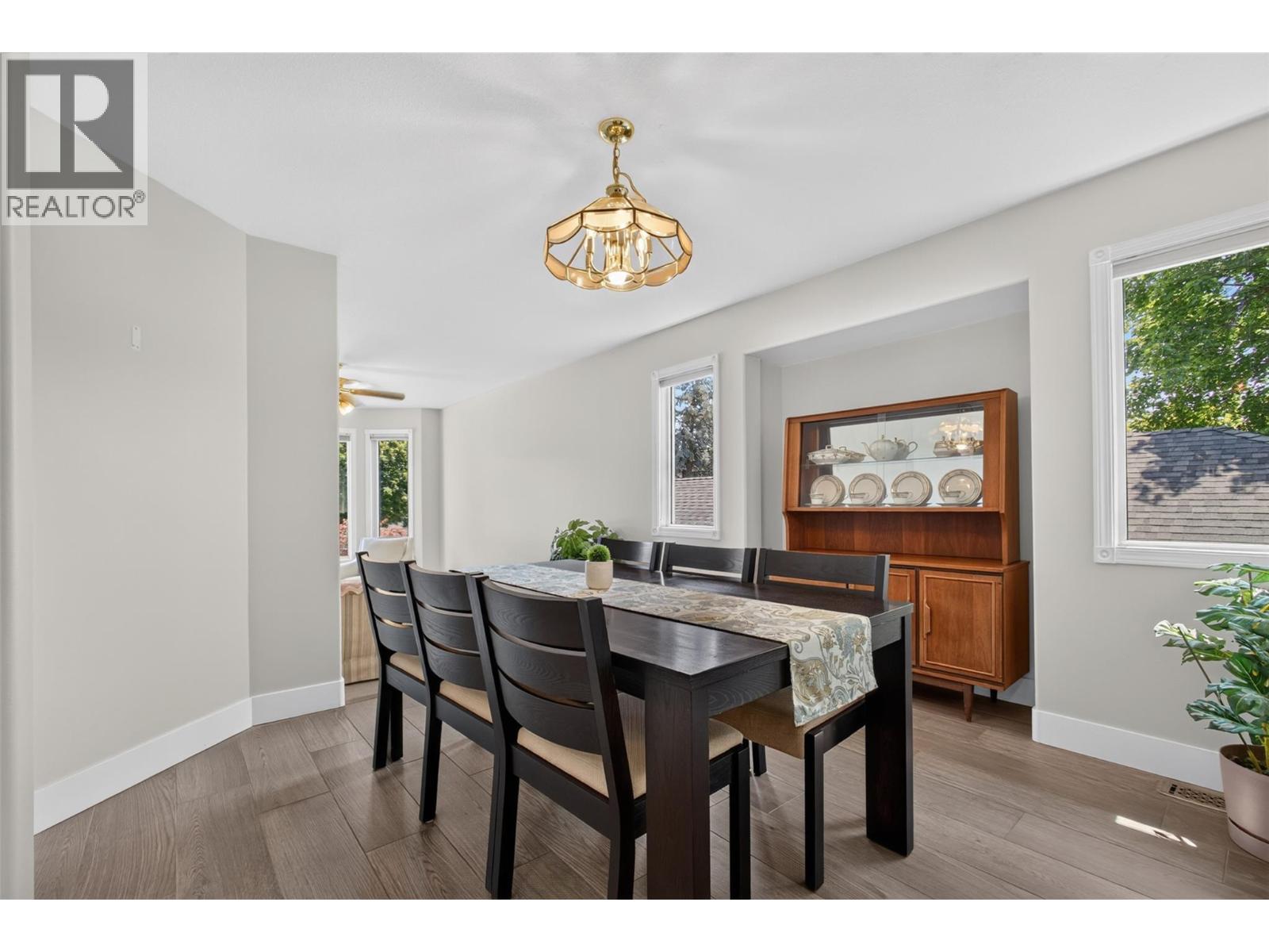 Formal dining room - 602 Glenmeadows Road, Kelowna, BC - Indoor Photo Showing Dining Room