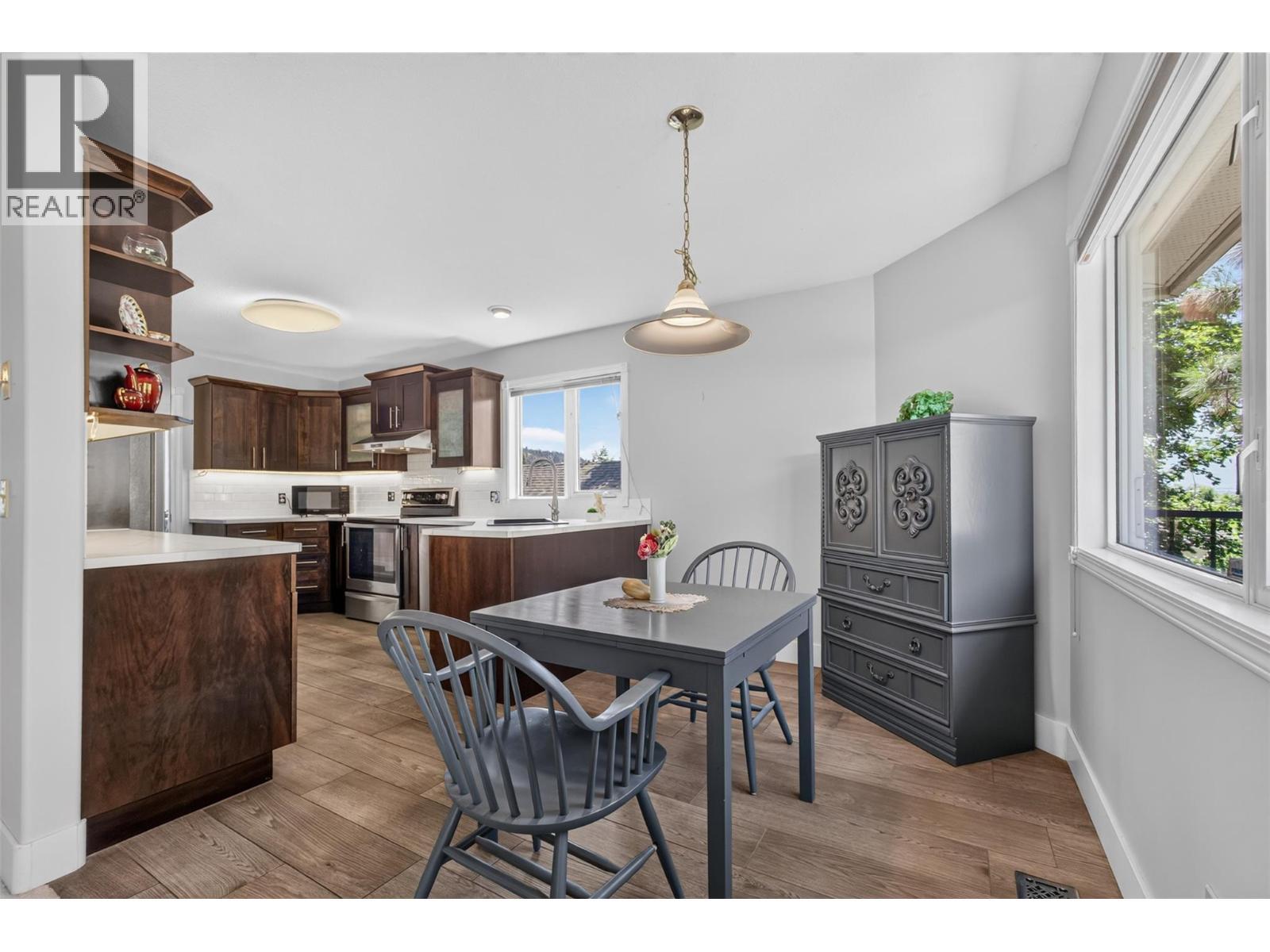 Casual dining room - 602 Glenmeadows Road, Kelowna, BC - Indoor