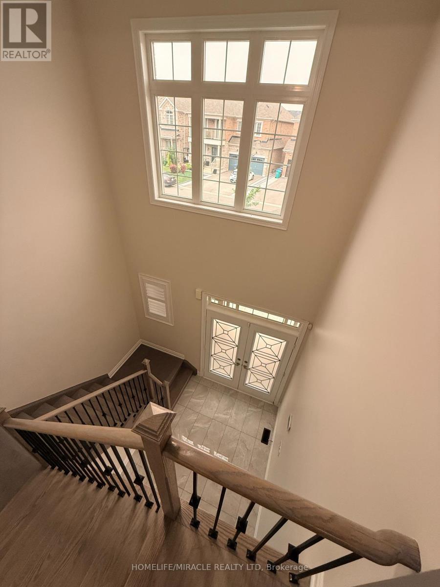21 Valleyscape Trail, Caledon, ON - Indoor