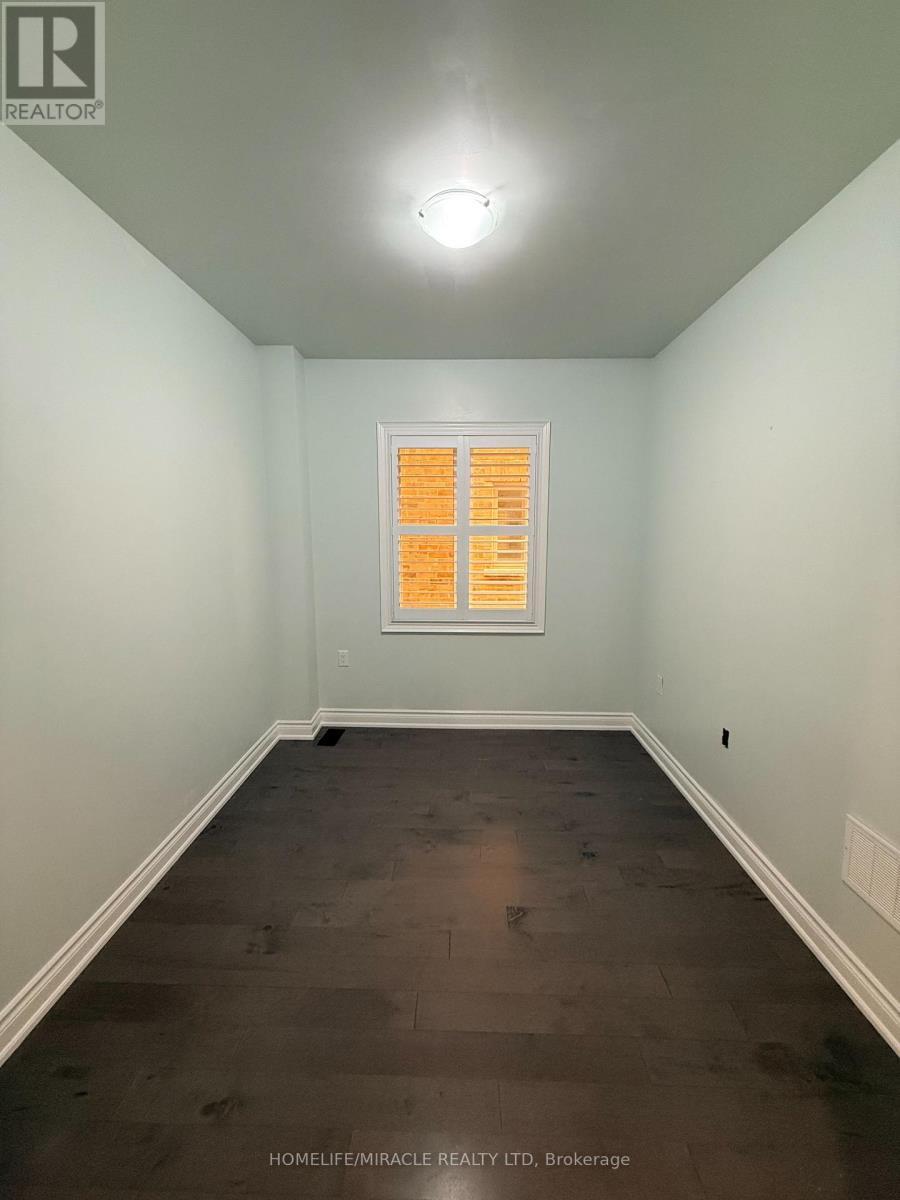 21 Valleyscape Trail, Caledon, ON - Indoor Photo Showing Other Room