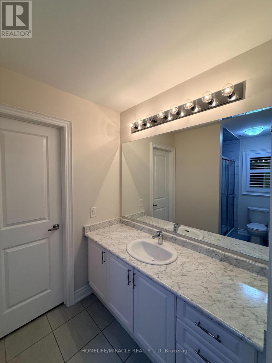 21 Valleyscape Trail, Caledon, ON - Indoor Photo Showing Bathroom