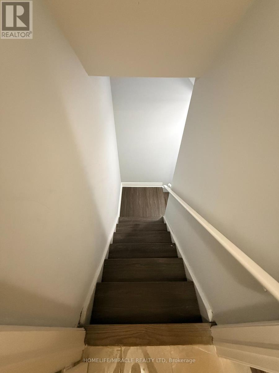 21 Valleyscape Trail, Caledon, ON - Indoor Photo Showing Other Room