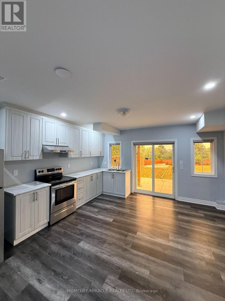 21 Valleyscape Trail, Caledon, ON - Indoor Photo Showing Kitchen