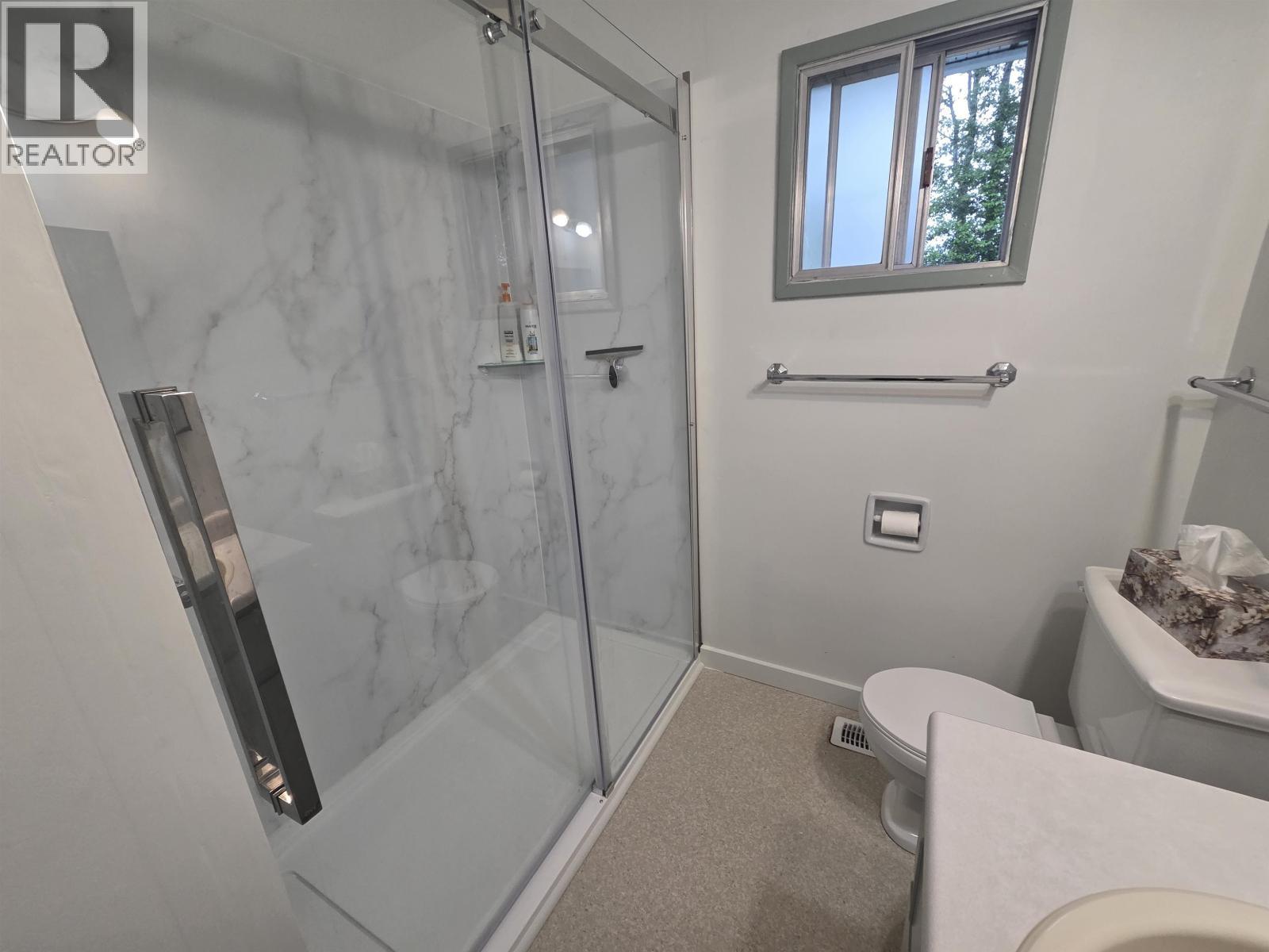 2050-2052 Maple Crescent, Masset, BC - Indoor Photo Showing Bathroom