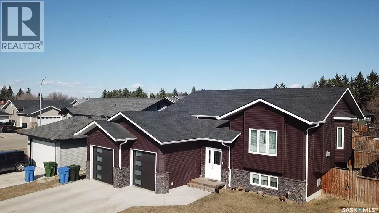 857 Madsen Place, Prince Albert, SK - Outdoor