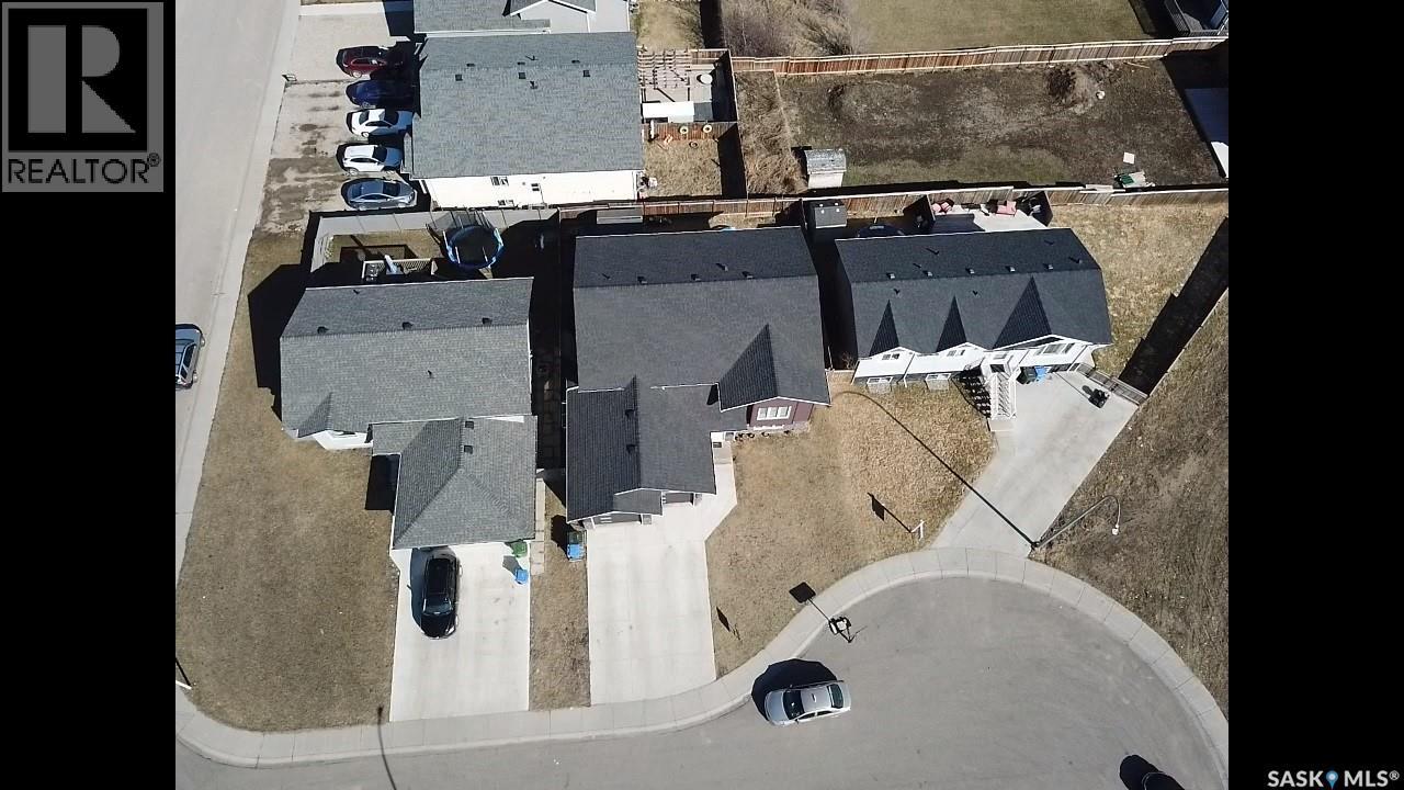 857 Madsen Place, Prince Albert, SK -