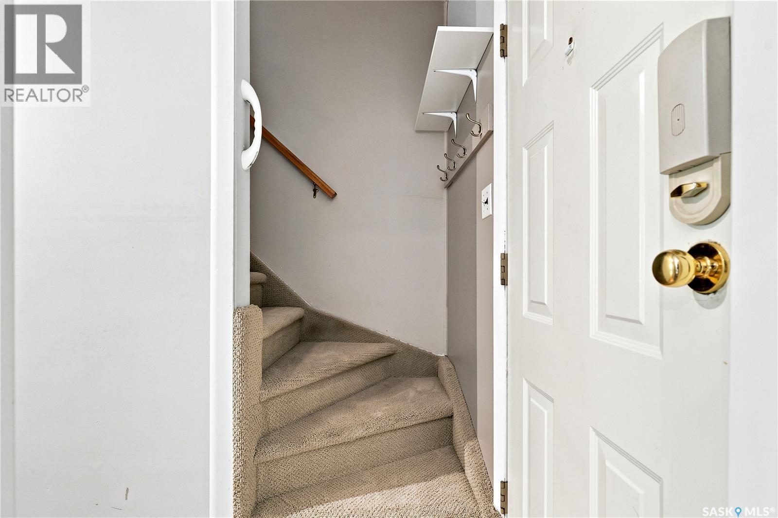 818 5Th Street E, Saskatoon, SK - Indoor Photo Showing Other Room