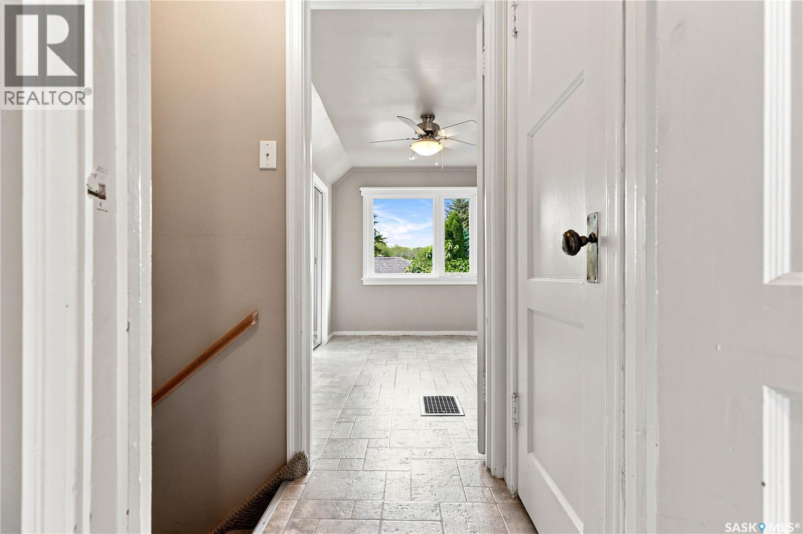 818 5Th Street E, Saskatoon, SK - Indoor Photo Showing Other Room