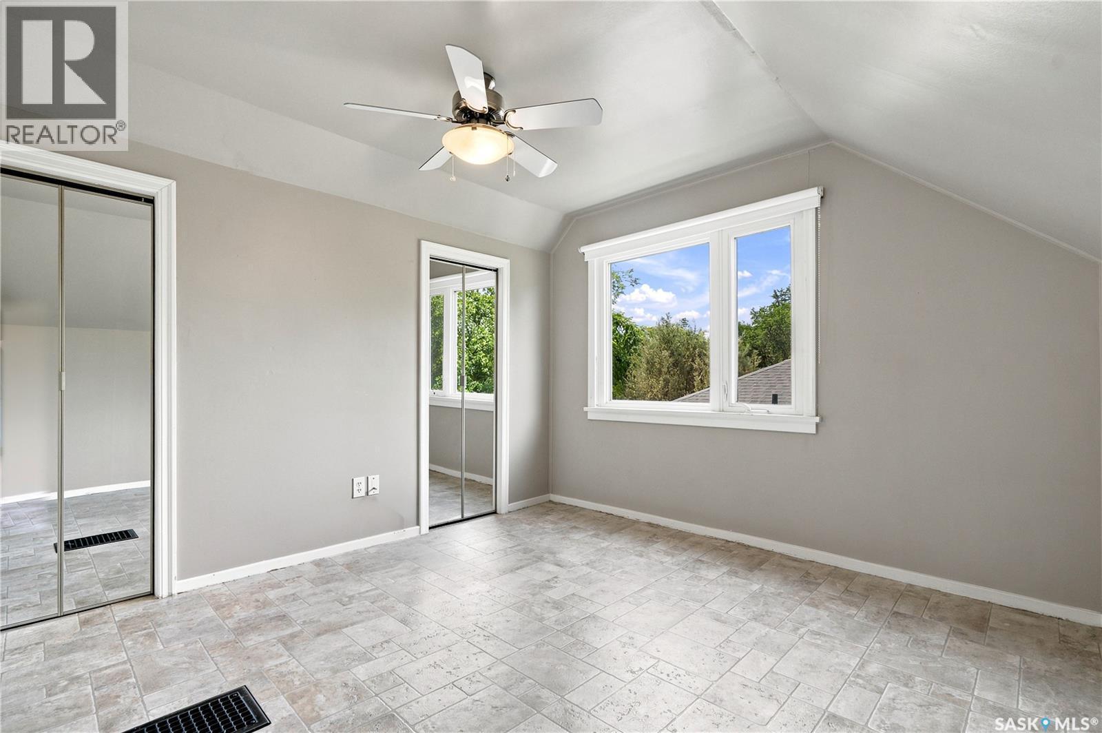 818 5Th Street E, Saskatoon, SK - Indoor Photo Showing Other Room
