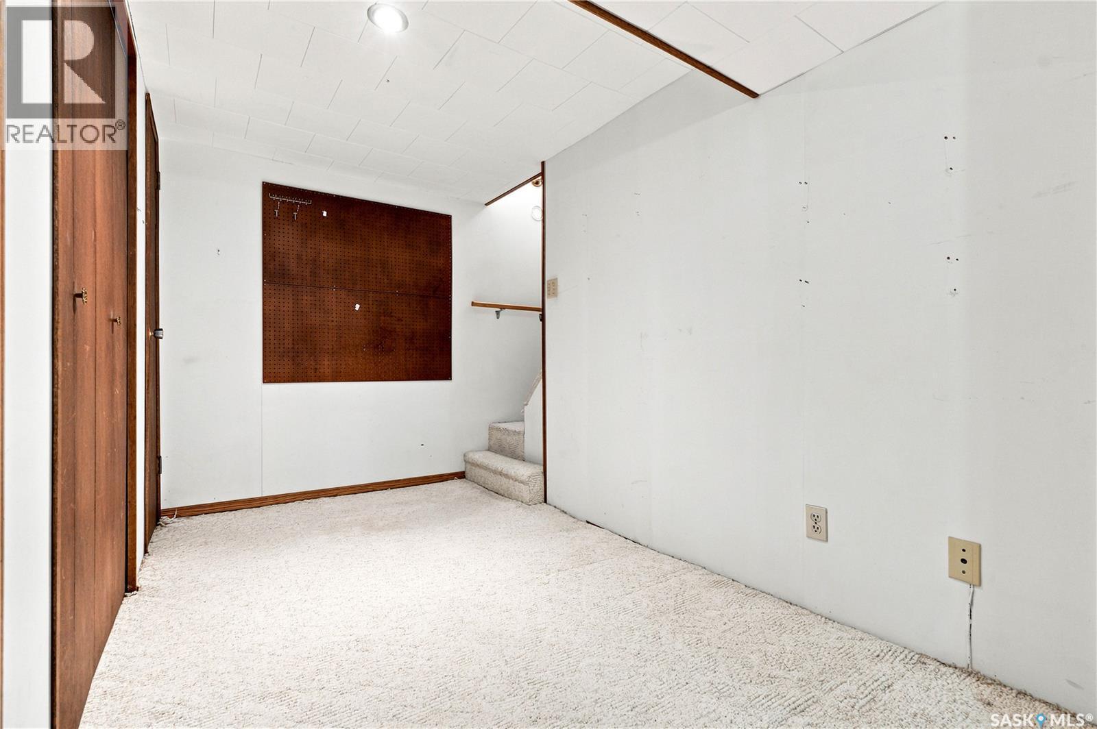 818 5Th Street E, Saskatoon, SK - Indoor Photo Showing Other Room