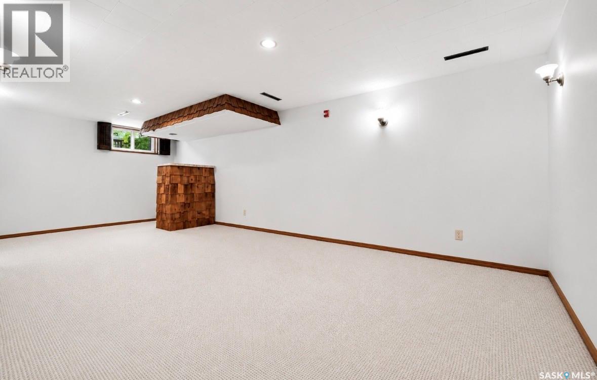 818 5Th Street E, Saskatoon, SK - Indoor Photo Showing Other Room