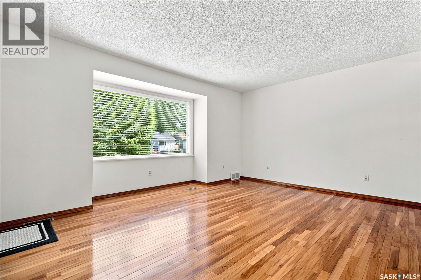 818 5Th Street E, Saskatoon, SK - Indoor Photo Showing Other Room