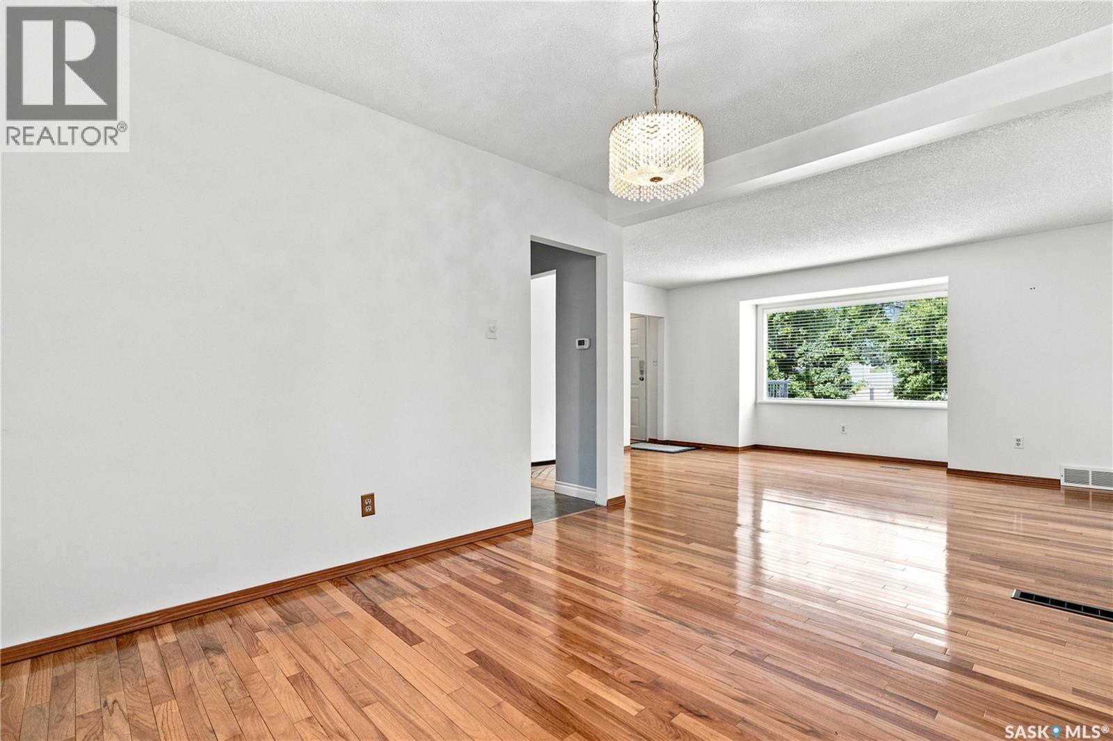 818 5Th Street E, Saskatoon, SK - Indoor Photo Showing Other Room