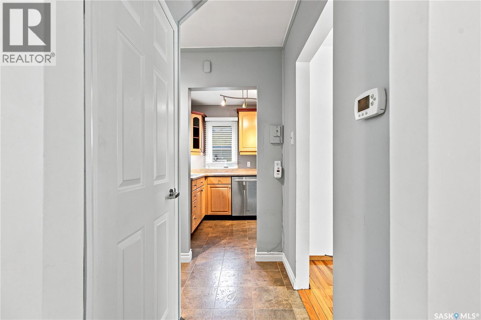 818 5Th Street E, Saskatoon, SK - Indoor Photo Showing Other Room
