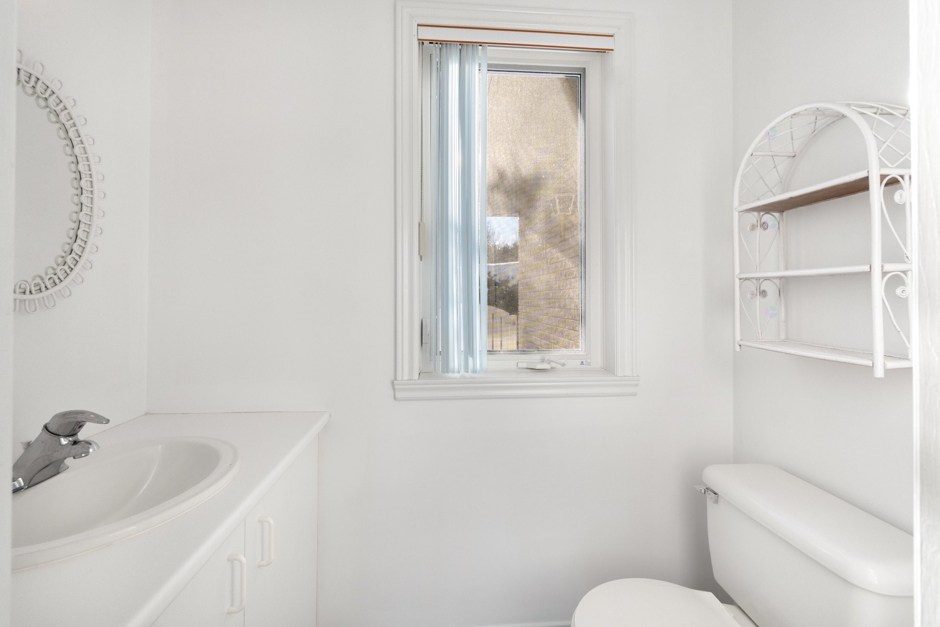 Salle d'eau - 4452 Rue Du Mont-Blanc, Ascot Corner, QC - Indoor Photo Showing Bathroom