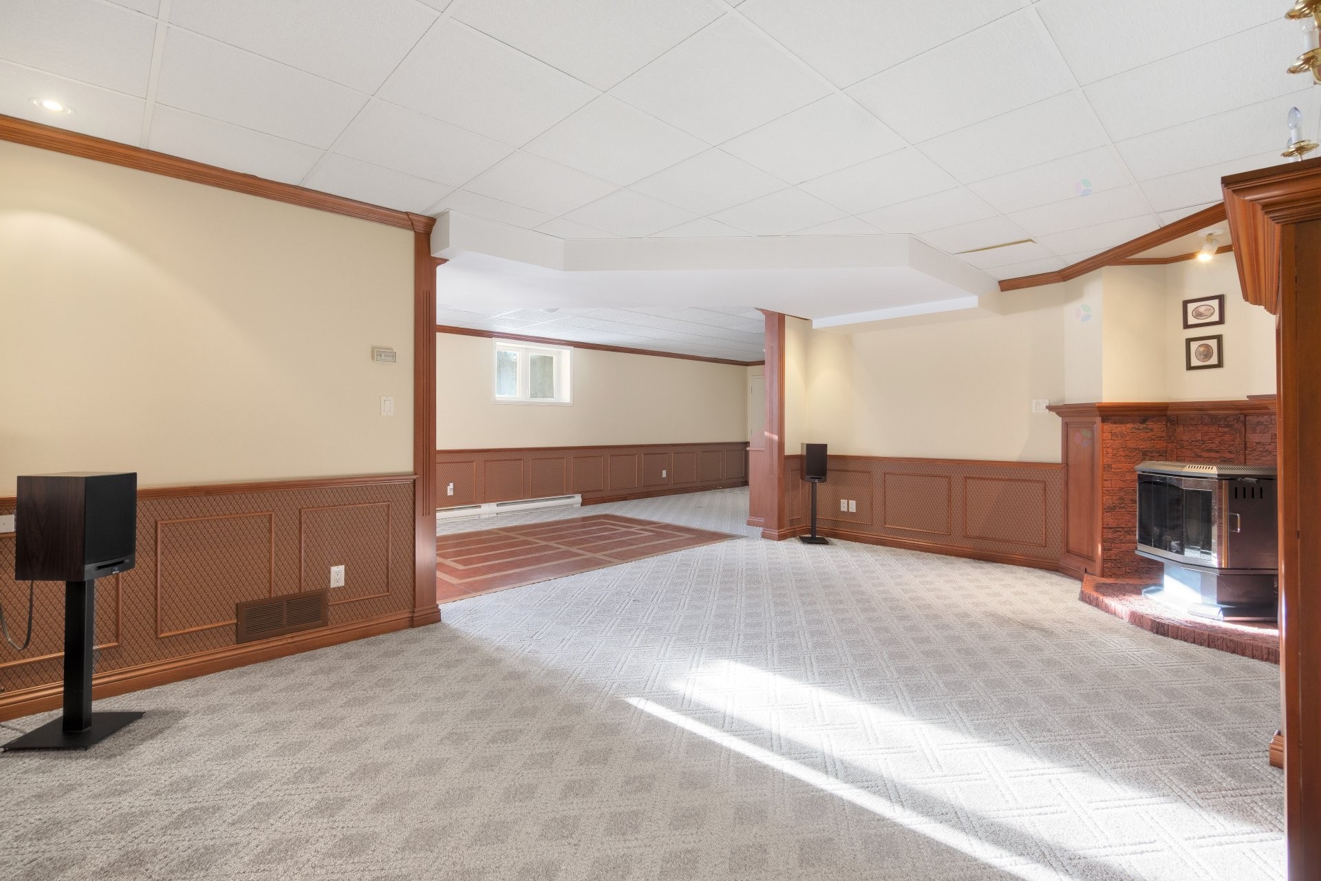 Salle familiale - 4452 Rue Du Mont-Blanc, Ascot Corner, QC - Indoor