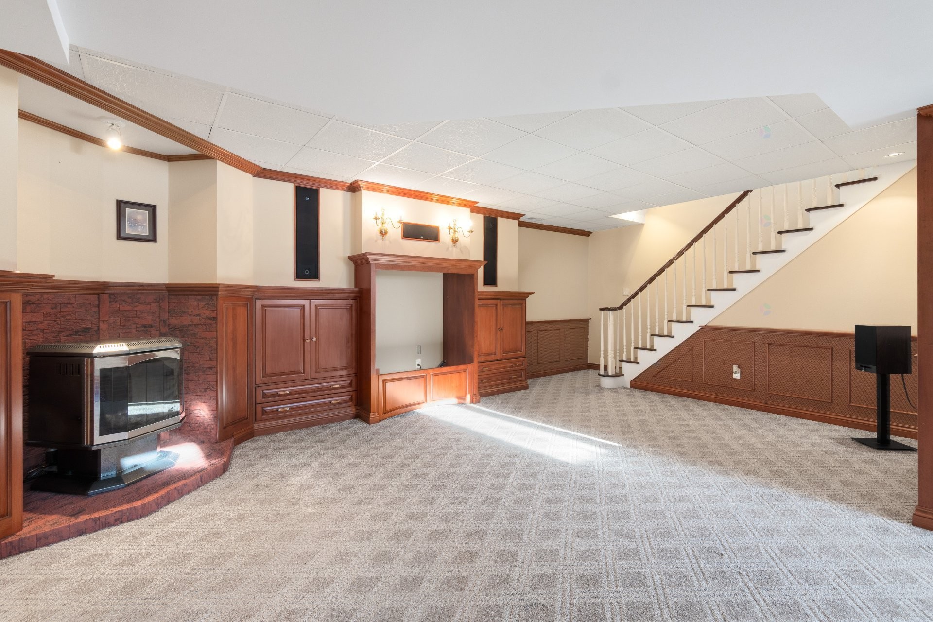 Salle familiale - 4452 Rue Du Mont-Blanc, Ascot Corner, QC - Indoor