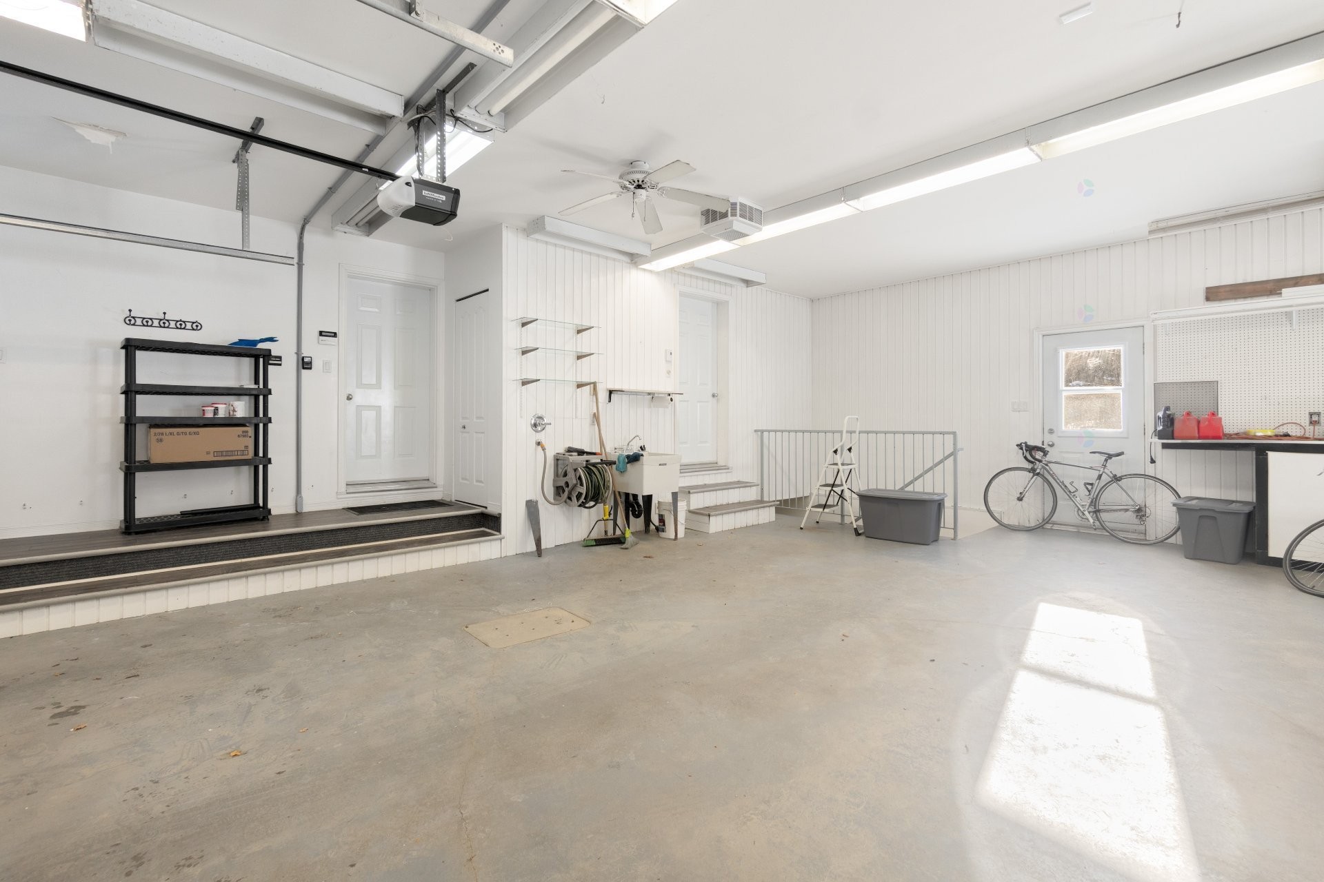 Garage - 4452 Rue Du Mont-Blanc, Ascot Corner, QC - Indoor Photo Showing Garage