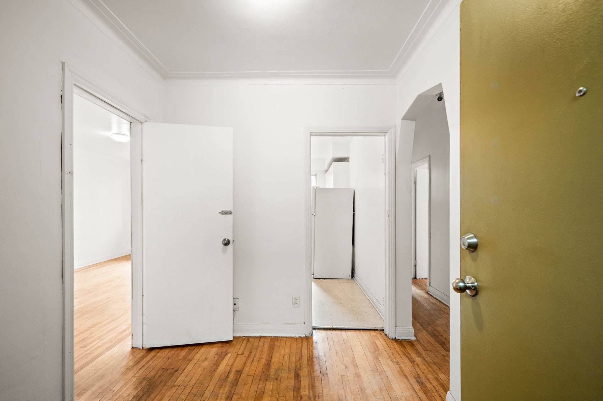 Mud Room - 5-3975 Av. Dupuis, Montréal (Côte-Des-Neiges/Notre-Dame-De-Grâce), QC - Indoor Photo Showing Other Room