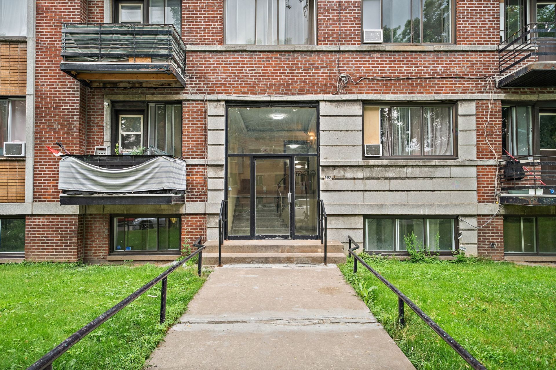 Front of Structure - 16-3975 Av. Dupuis, Montréal (Côte-Des-Neiges/Notre-Dame-De-Grâce), QC - Outdoor