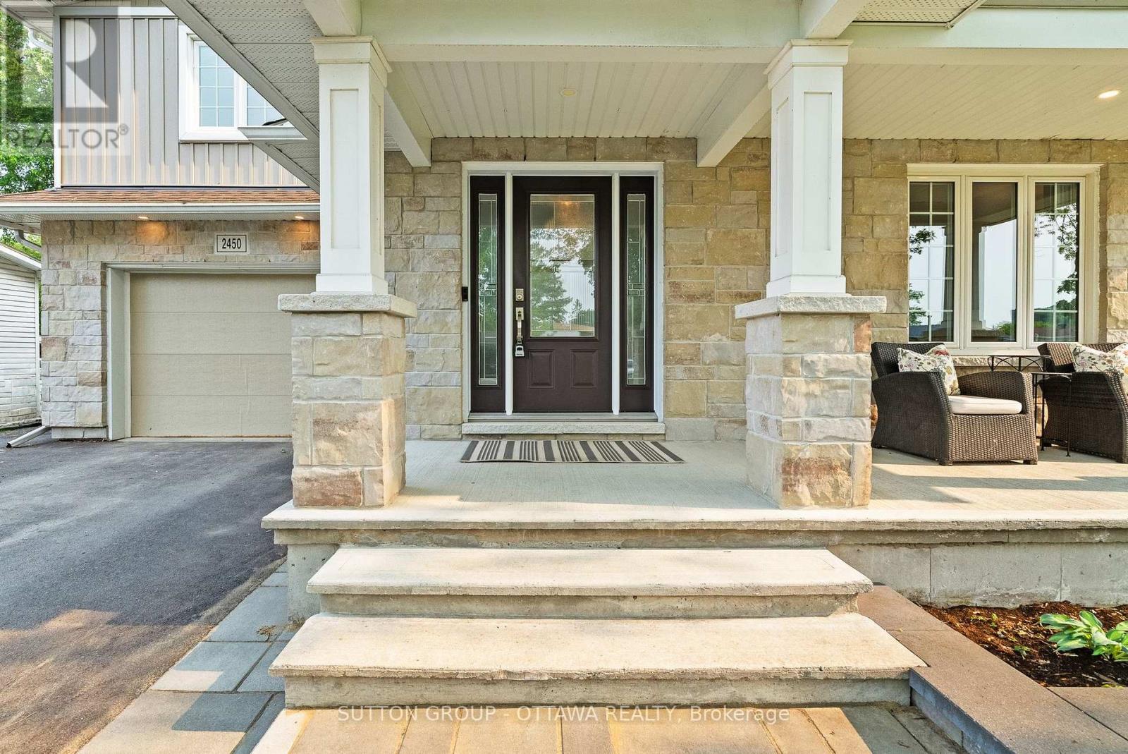 2450 Blackstone Crescent, Ottawa, ON - Outdoor