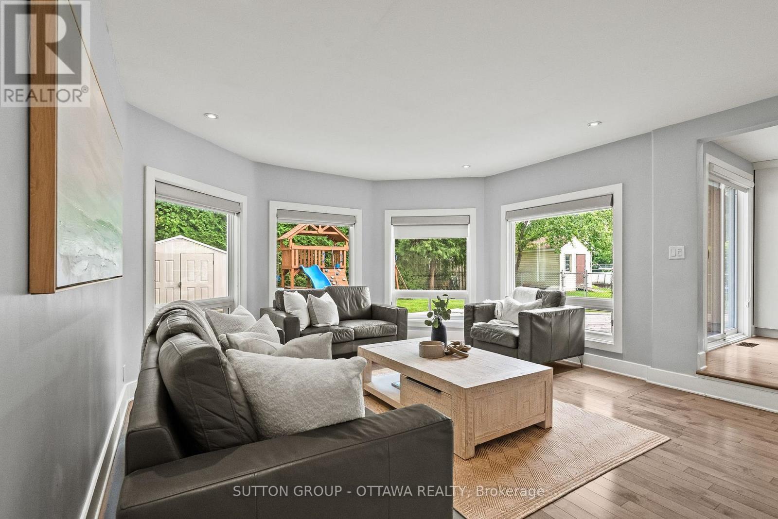 Main Floor Family Room - 2450 Blackstone Crescent, Ottawa, ON - Indoor Photo Showing Living Room