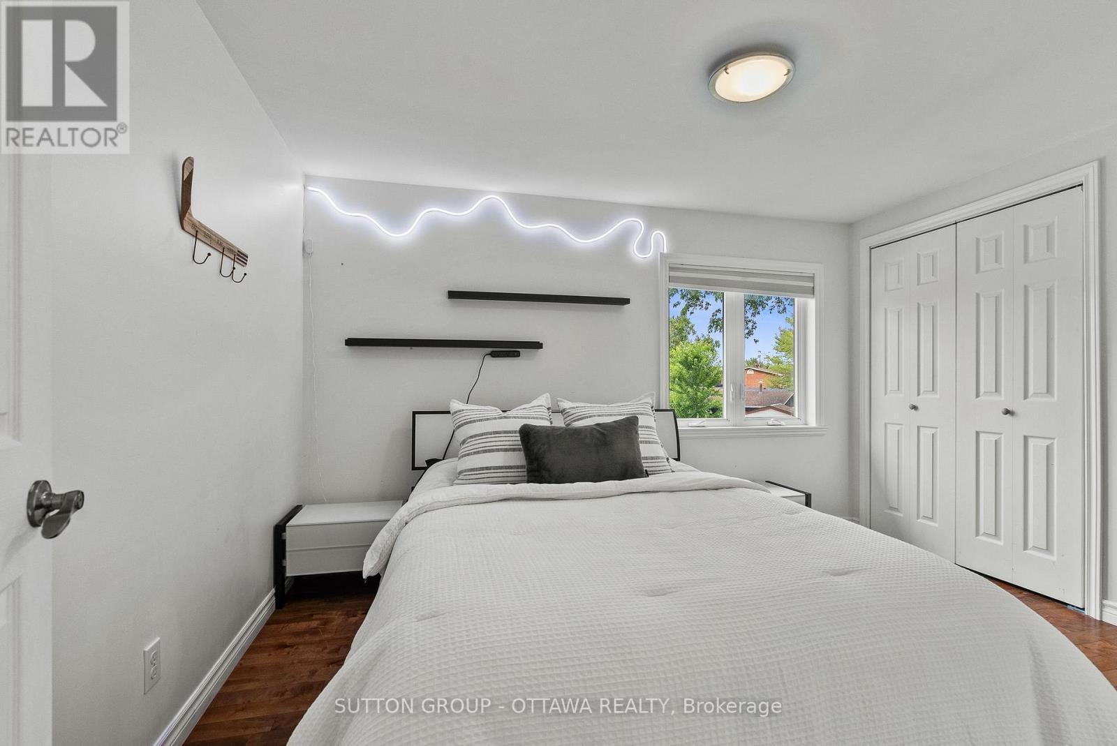 2450 Blackstone Crescent, Ottawa, ON - Indoor Photo Showing Bedroom