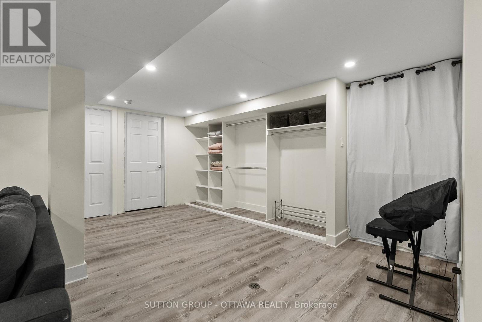 2450 Blackstone Crescent, Ottawa, ON - Indoor