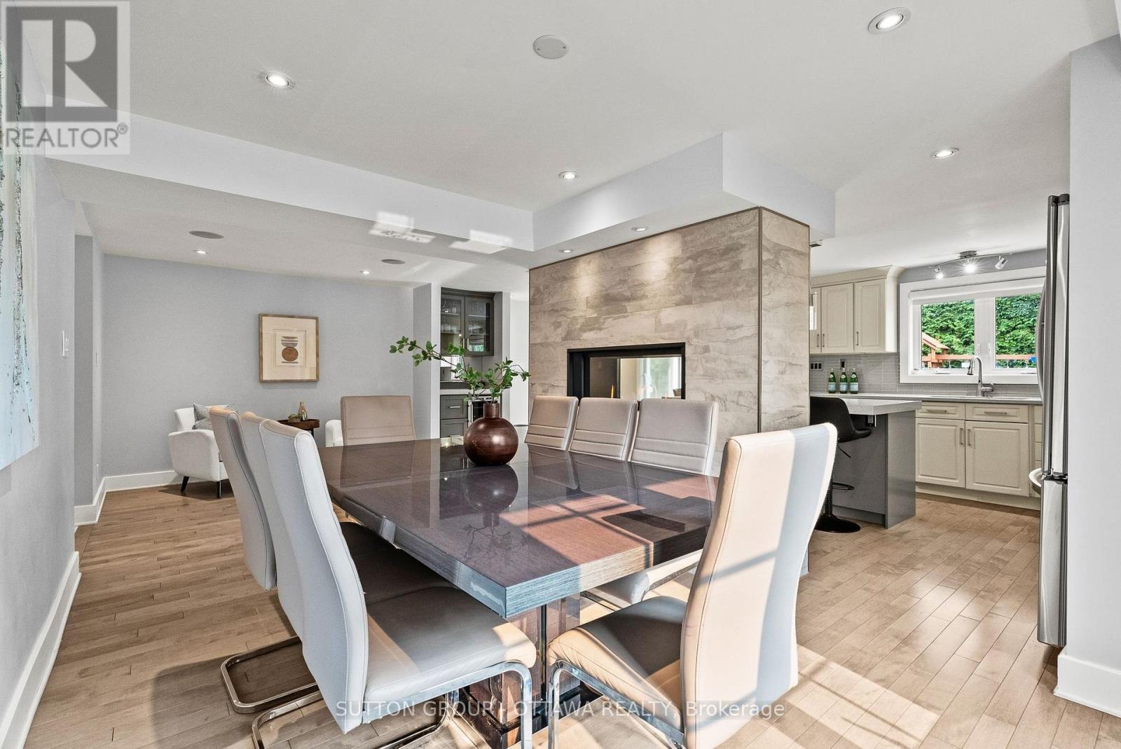 2450 Blackstone Crescent, Ottawa, ON - Indoor Photo Showing Dining Room