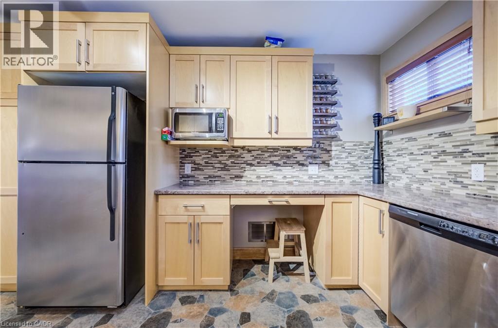 1864 Coronation Boulevard, Cambridge, ON - Indoor Photo Showing Kitchen