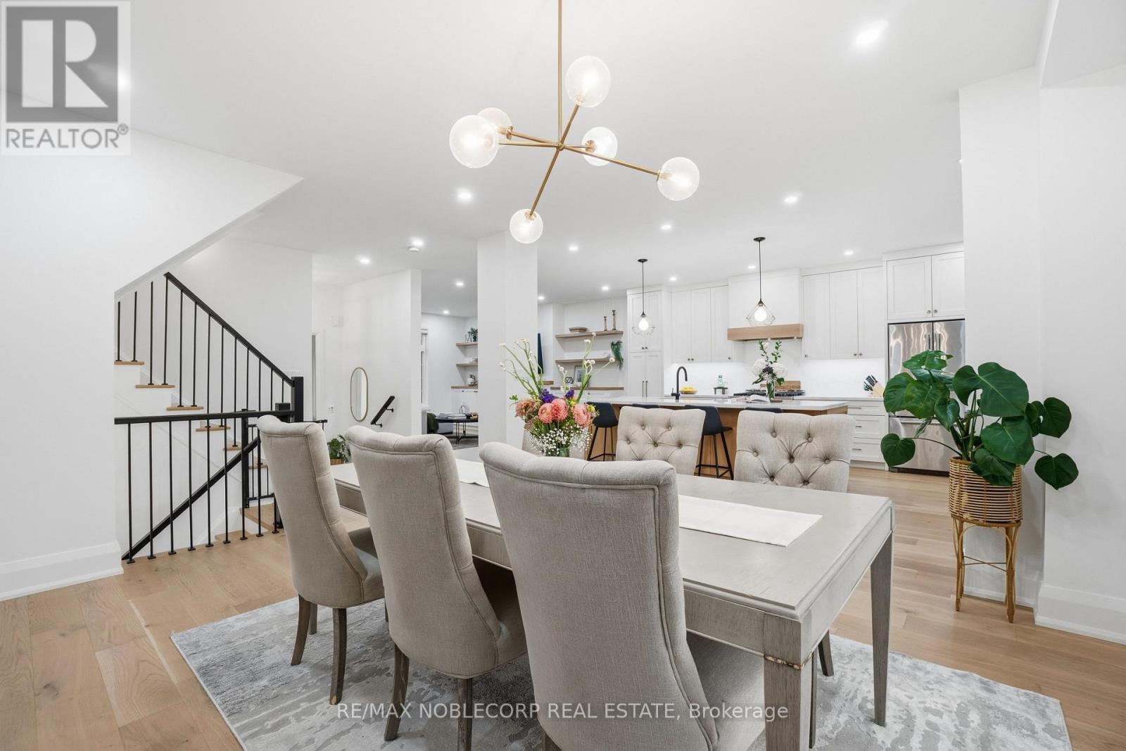 2 Glengordon Crescent, Markham, ON - Indoor Photo Showing Dining Room